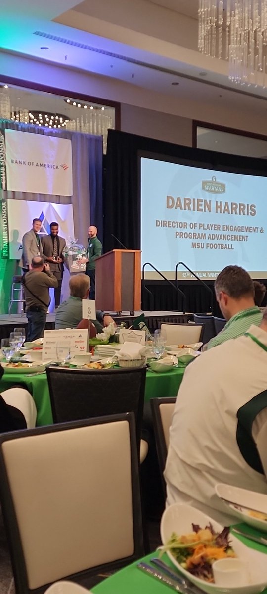 2023 Legacy Award Winner! Congrats @DHarris_45 @MSU_Football @Coach_mtucker @SpartanFund