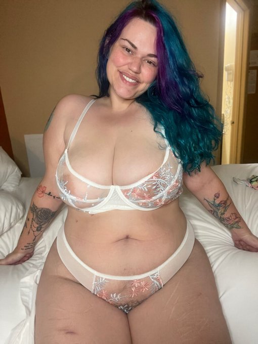 Tbtttt 💛 https://t.co/Hz0MbR2jdL