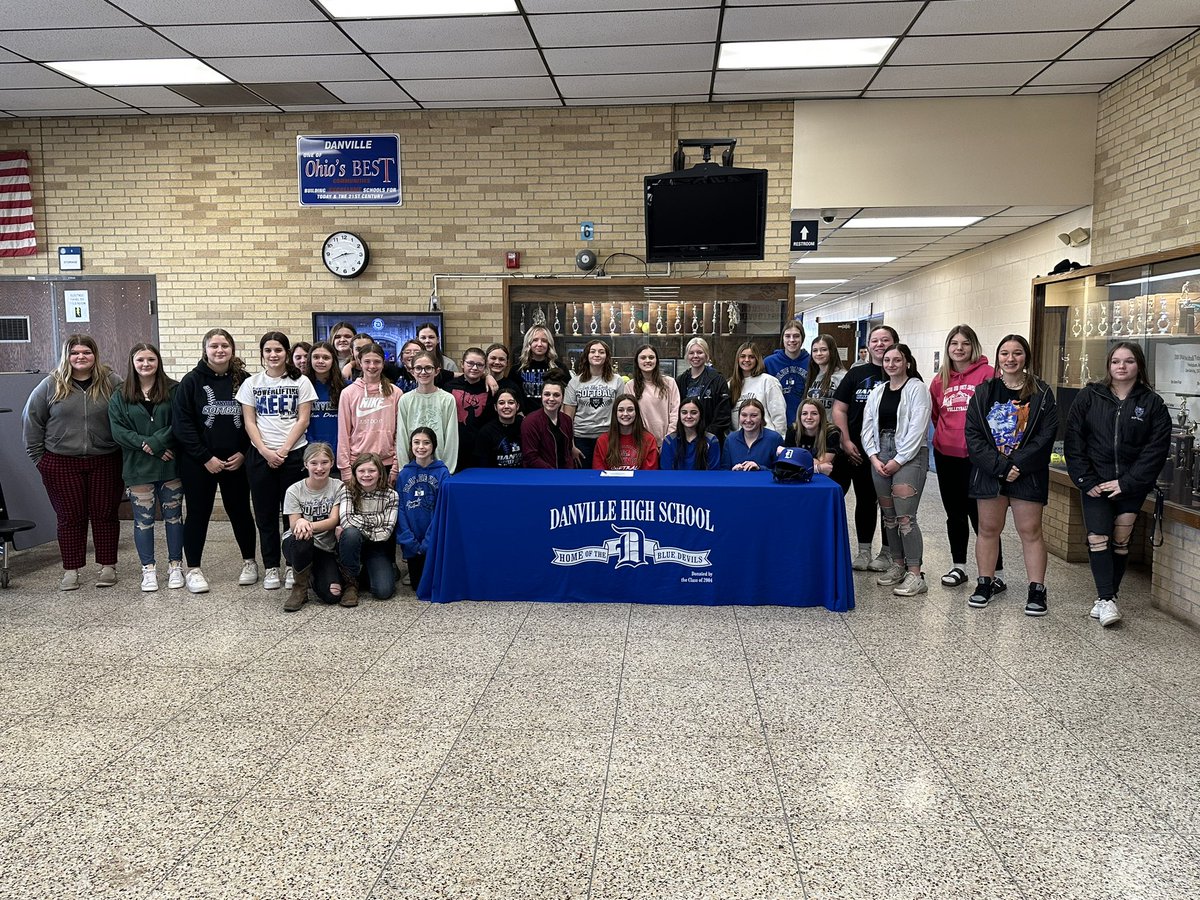 DvilleSball's tweet photo. Taryn Mickley commits to Muskingum University.   Muskies getting a good one!   Proud of you T-Money!  @MuskingumUnivSB @TarynMickley21 https://t.co/d9J9F8vM0V