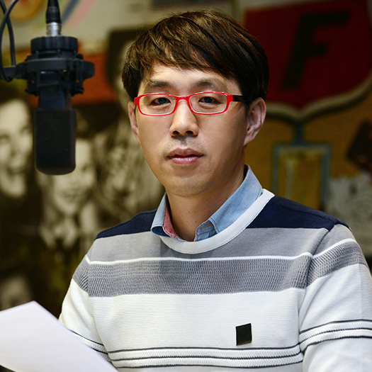이동진 평론가 선정 역대 최고의 영화 10 (Sight & Sound) 우리의 환대 (1923) 선라이즈 (1927) 동경 이야기 (1953) 학살의 천사 (1962) 침묵 (1963) 안드레이...