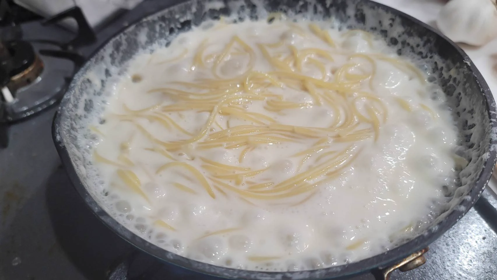 リュウジさんのバスレシピ！牛乳と牛を救う「虚無クリームパスタ」！