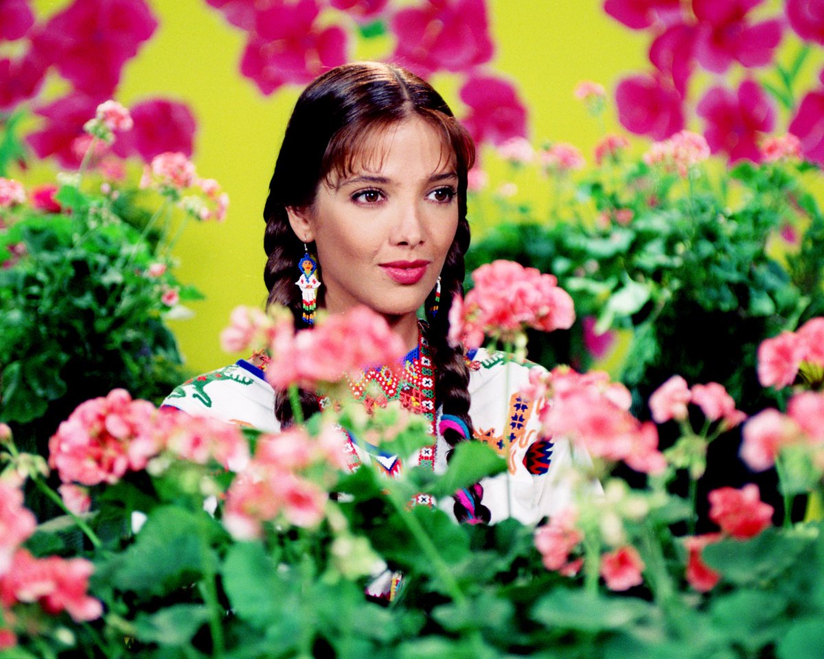 #AdelaNoriega vuelve a la TV 🤩 Por primera vez REMASTERIZADA: #MaríaIsabel (1997) solo en #Tlnovelas

Vive en este #ClásicoMaestro un amor tan puro como el de María Isabel (Adela Noriega) y Ricardo (Fernando Carrillo) 💞 Disfrútalo con tu Tata en #Tlnovelas muy pronto