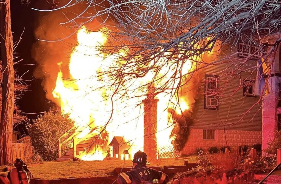 Kentland33's tweet photo. Last night, #Tower33 responded to the 5700blk of 41st Ave in Hyattsville on the Working Fire Dispatch. On arrival, Tower 33 assumed RIT responsibilities and operated for approximately 30 minutes before returning to Landover. https://t.co/j7gkSsDg8R