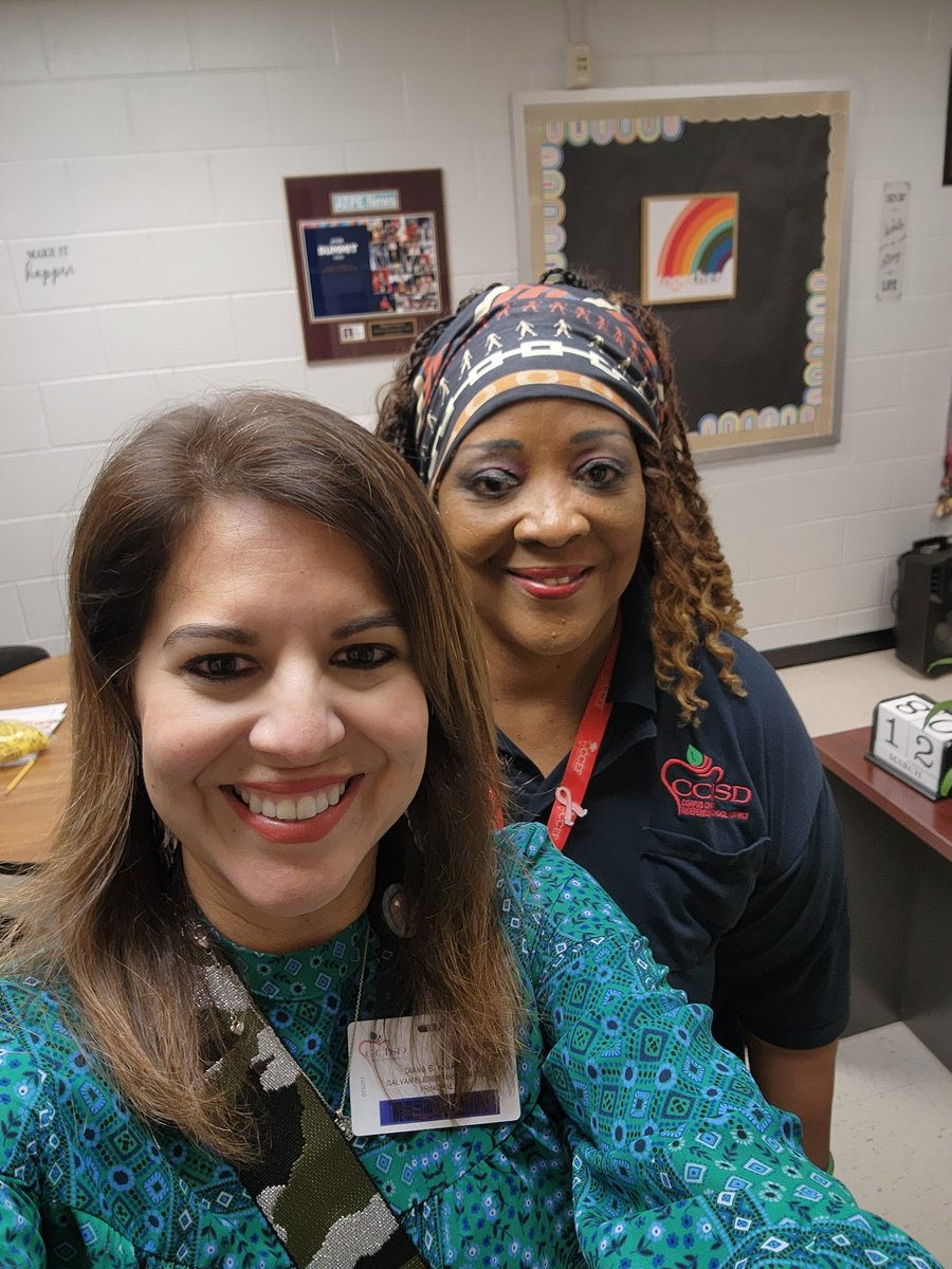 Thank you Gerrilyn Moore for being a huge blessing as a CCISD bus driver! It's all about connections and building relationships when riding her yellow limousine. The kids love her!🚍 #kidsmatter #CCISDproud #galvanexplorers @JohnAPrezas @KelsieMorris12 @r0hernandez @LeanneJLibby