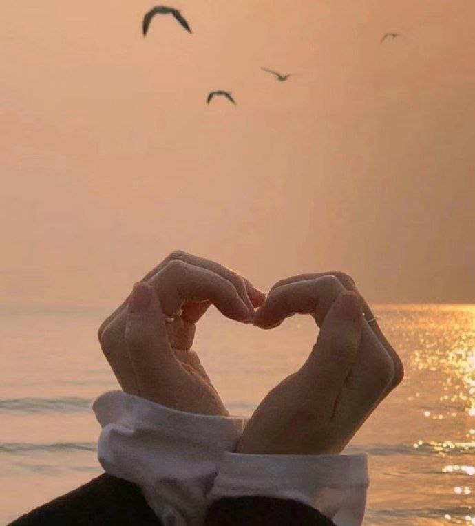 Dora35191570's tweet photo. Trust is a choice, but also a kind of ability. People who are incapable of trusting others will never get the great energy and good luck brought by this ability🤗 https://t.co/2C4sj5eEty