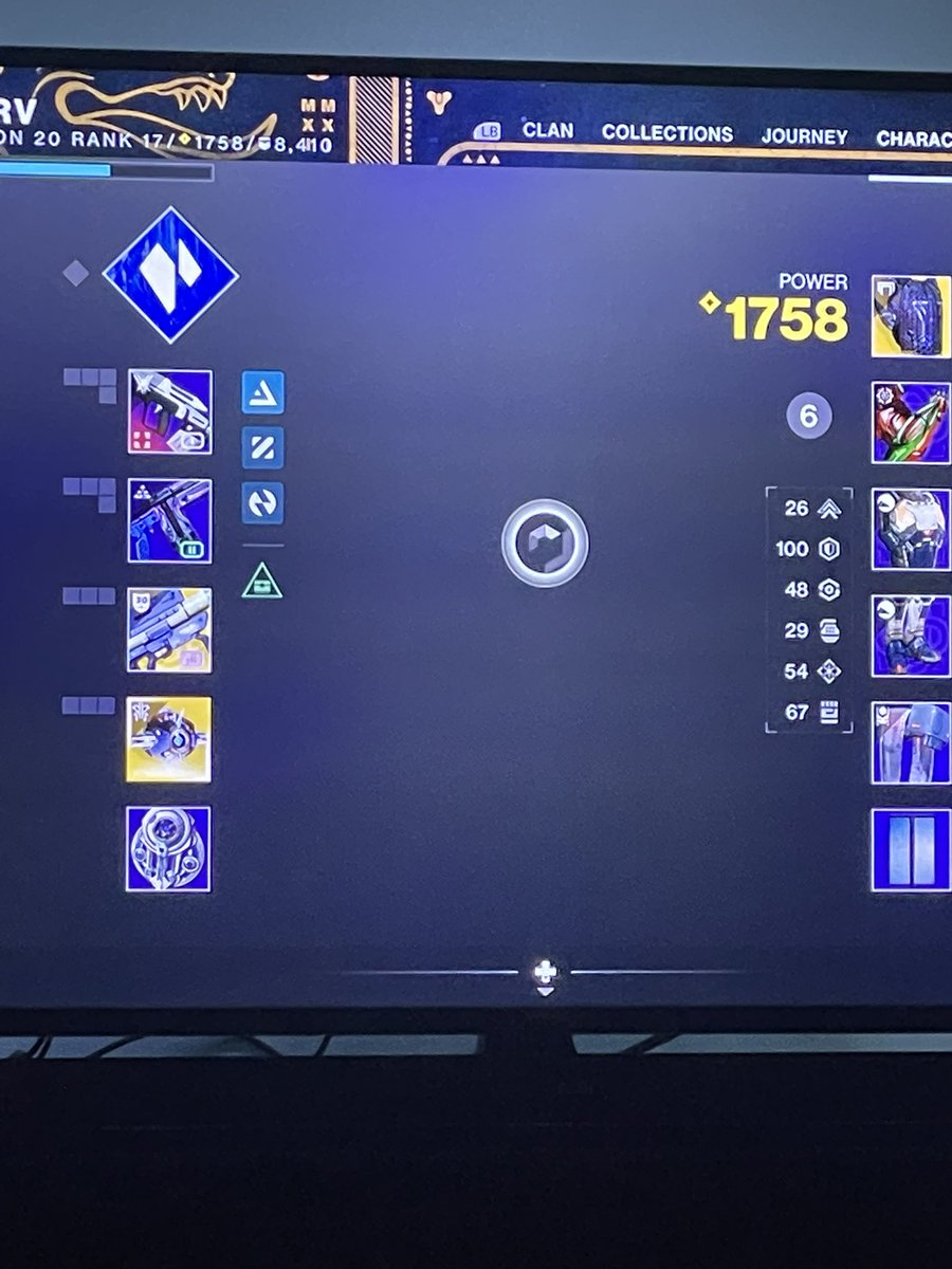 RunCRV's tweet photo. @BungieHelp Any idea what’s going on with character models and weapons going invisible? Comes in and out at random. Appears on other players and self. Doesn’t load up on character screen either. I’m on Xbox Series S on a wired connection. https://t.co/zdt0mZKZY8