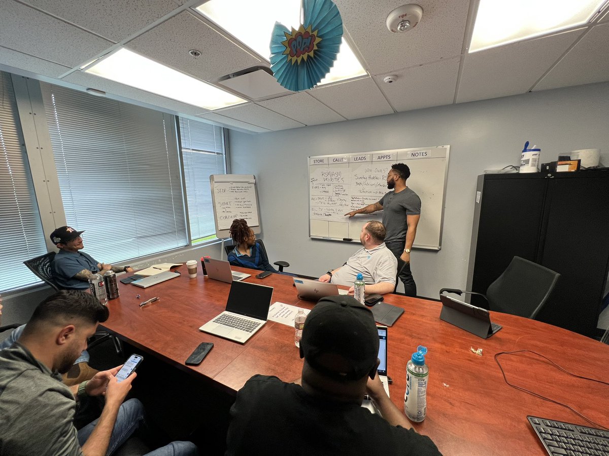 Den Velez tweet media