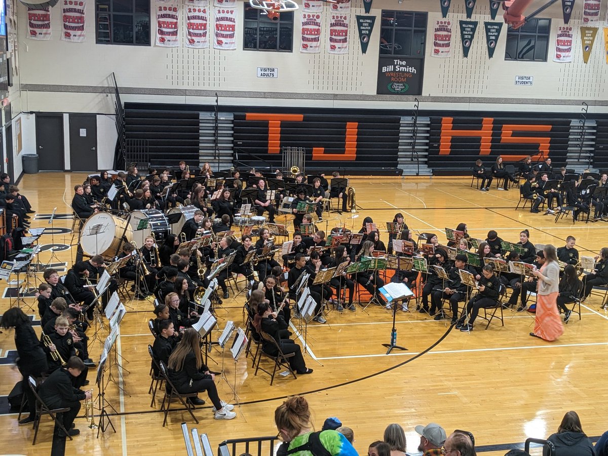 Can't wait for the West End Parade of Bands to start!  <a href="/CBCommSchools/">CouncilBluffsSchools</a>