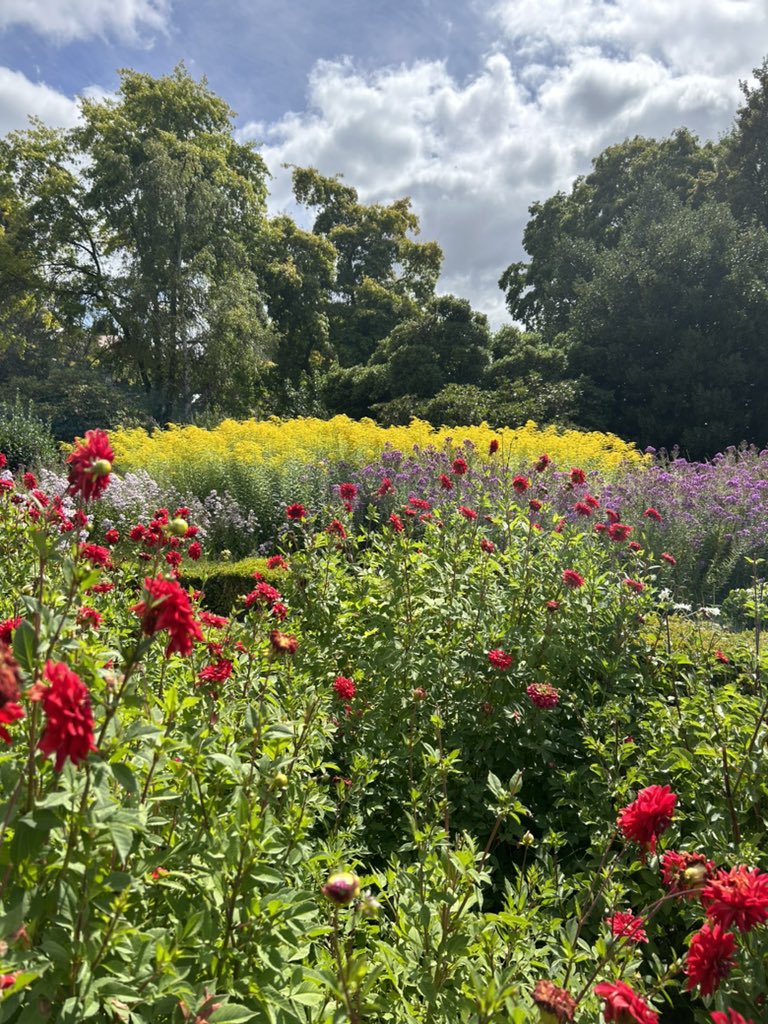 Los jardines del Museo Colonial Alemán de Frutillar de la <a href="/UAustraldeChile/">Universidad Austral de Chile</a>