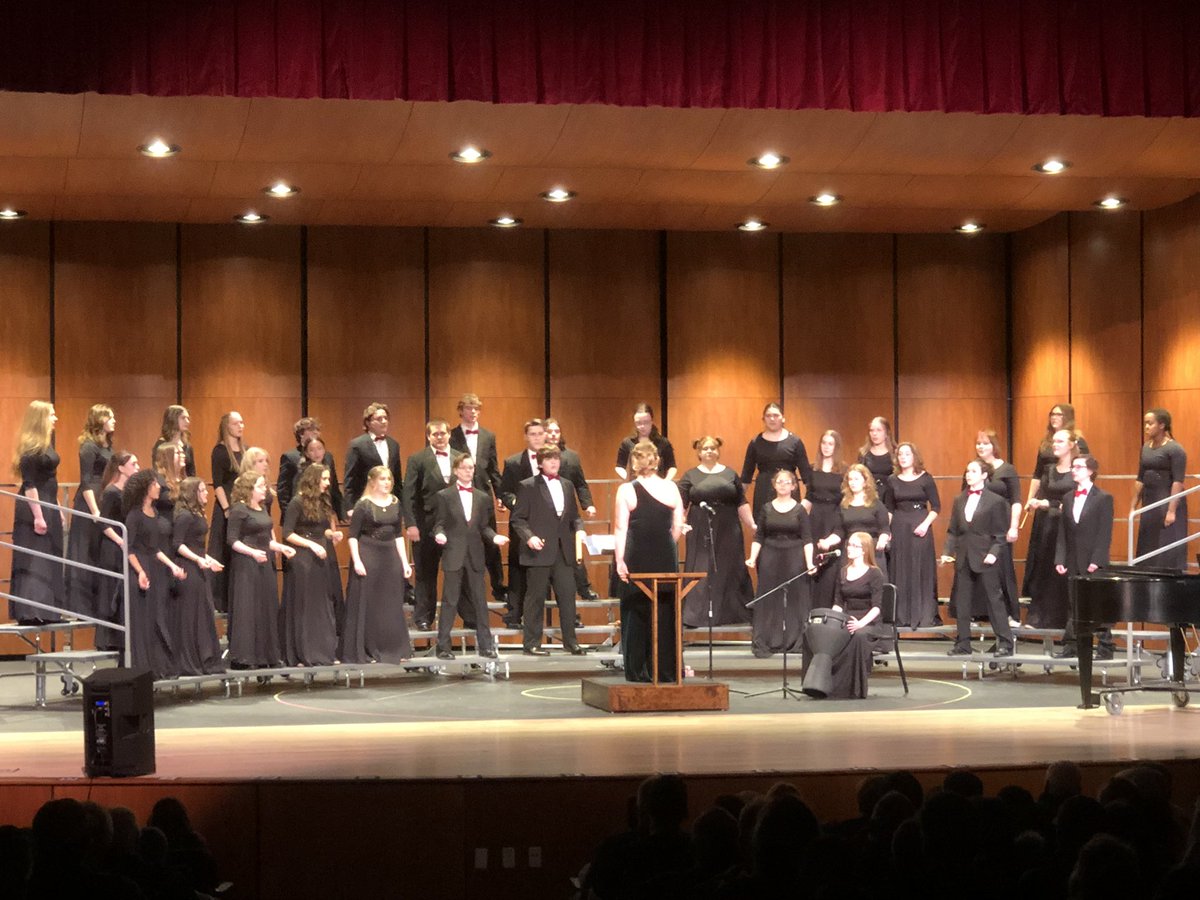 Prescott_HS's tweet photo. Ms. K and the PHS doing amazing things at their concert tonight. Beautiful music! https://t.co/EmylAQhrd8