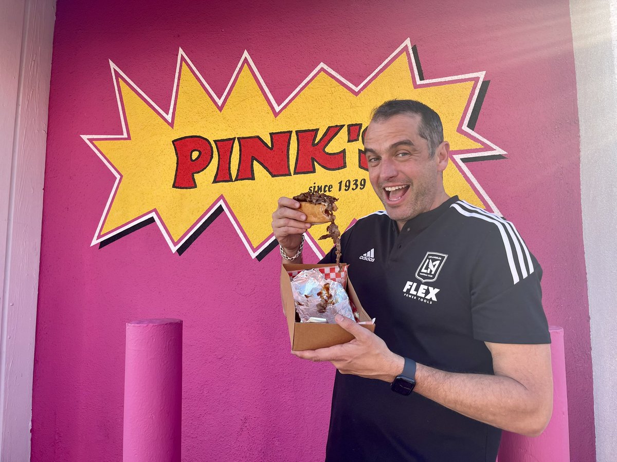 MaxBretosSports's tweet photo. LAFC is back week, means a visit to @pinkshotdogs for the Club 🌭.  Yes that’s steak falling off the bun. https://t.co/b4OHTq6ozE
