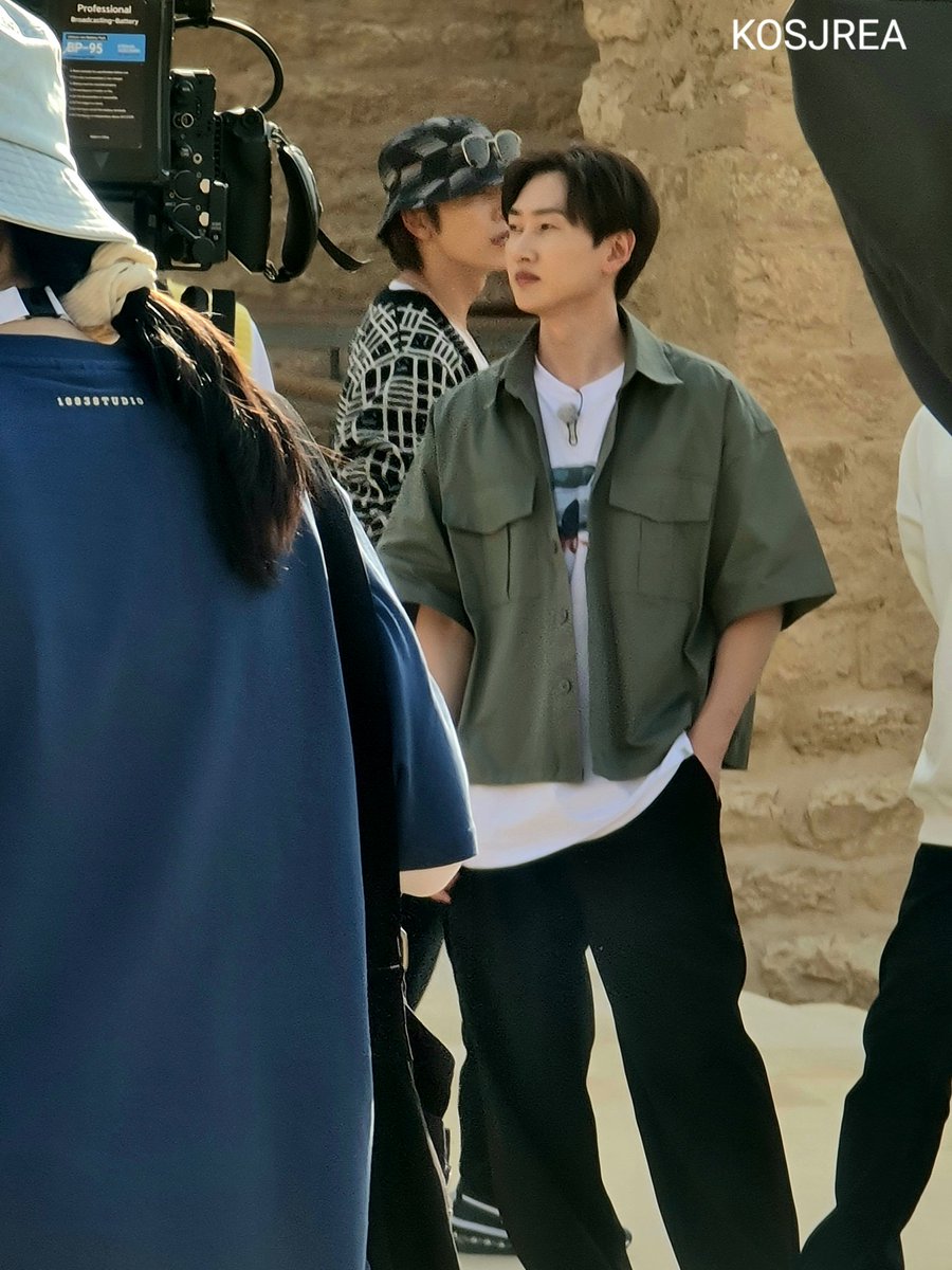 dieyanakhj's tweet photo. The sunshine protector with his sunshine at the back 🥹🥹🥹🥹🫶🏼🫶🏼🫶🏼🫶🏼🫶🏼 https://t.co/0jovP3kphm