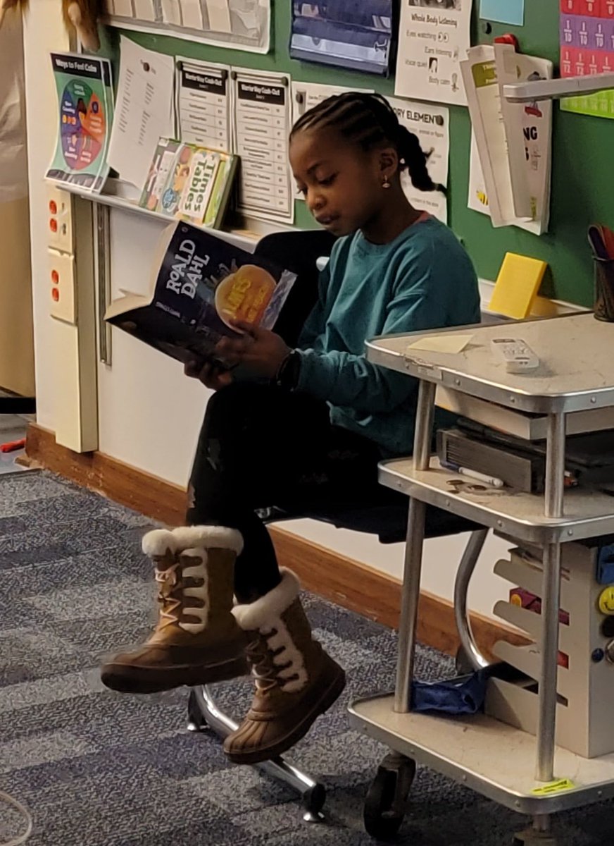AmyGodkin's tweet photo. Millie earned enough Warrior bucks to be the TA in her classroom today. Millie read the story to the class today. So proud of you! Keep earning those bucks for doing the right thing! Respect, responsible, safety and kindness is the MRE Warrior Way! #mrerocks https://t.co/qEJo6w6tPa