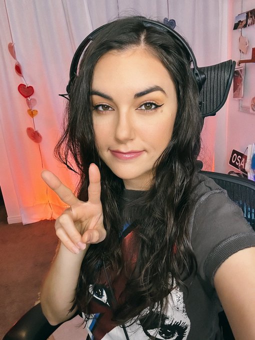 4 years of streaming and I&rsquo;m live now to start celebrating the streamiversary starts today and ends Saturday<a href="/tag/thewitcher3"class="tags"><span>#thewitcher3</span></a><a href="/tag/teamyen"class="tags"><span>#teamyen</span></a>