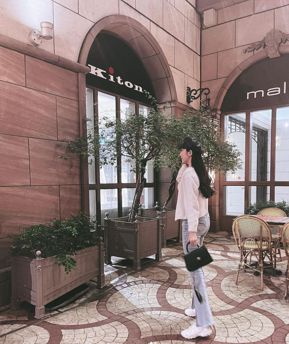 Laura19900807's tweet photo. Women all over the world want to go once in a lifetime

Paris Fashion Week begins
Is it time to fly again?

#Life
#Fashion
#fashionweek https://t.co/d6UATOFnml