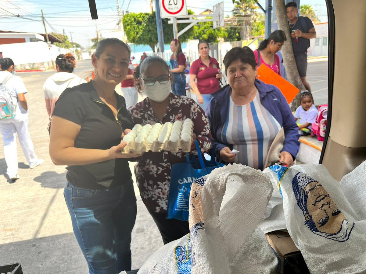 gerardohma's tweet photo. 📣 JORNADA DE LA CANASTA BÁSICA DEL BIENESTAR EN TÚ COLONIA.

📍 El día de ayer en las colonias #PuebloViejo, #LomasdeGuadalupe y #LaAzteca, en compañía y coordinación con la Regidora Paty Toledo, y de las y los compañeros de #AGN, https://t.co/MTRPnuXoaz