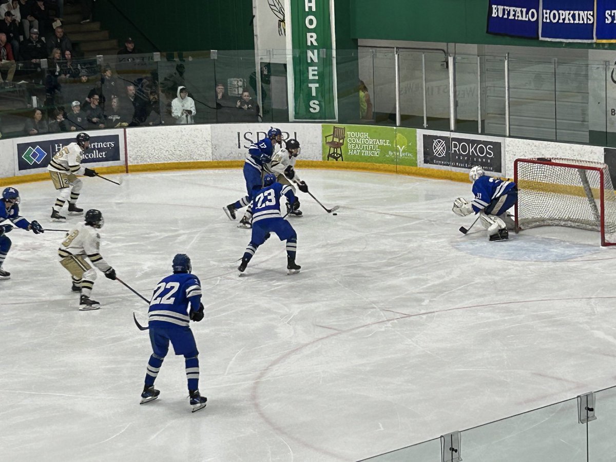 TonkaBoysPuck's tweet photo. 0-0 in the 1st. Itโs looouuuuddd in here! ๐โ๏ธ๐โ๏ธ๐โ๏ธ๐โ๏ธ
#Skippers
#earplugsoptional
#roadtostate https://t.co/BicAB4YO4E