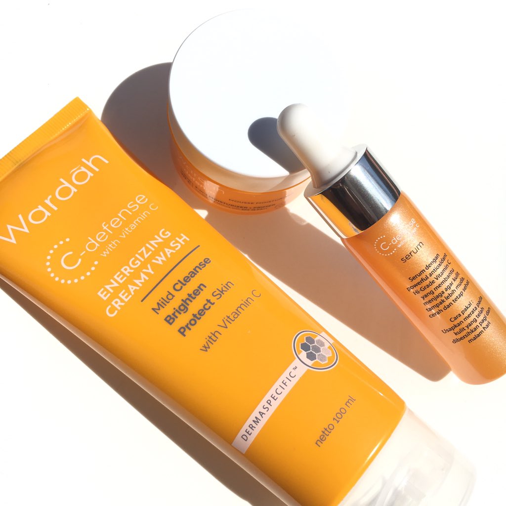✨ morning skincare routine ✨

nih kunci kulit sehat, cerah aku pakai rangkaian skincare dari Wardah c defense series. rangkaian ini jg cocok loh buat skin prep sebelum makeup 🤩

#racunskincare #WardahCDefense