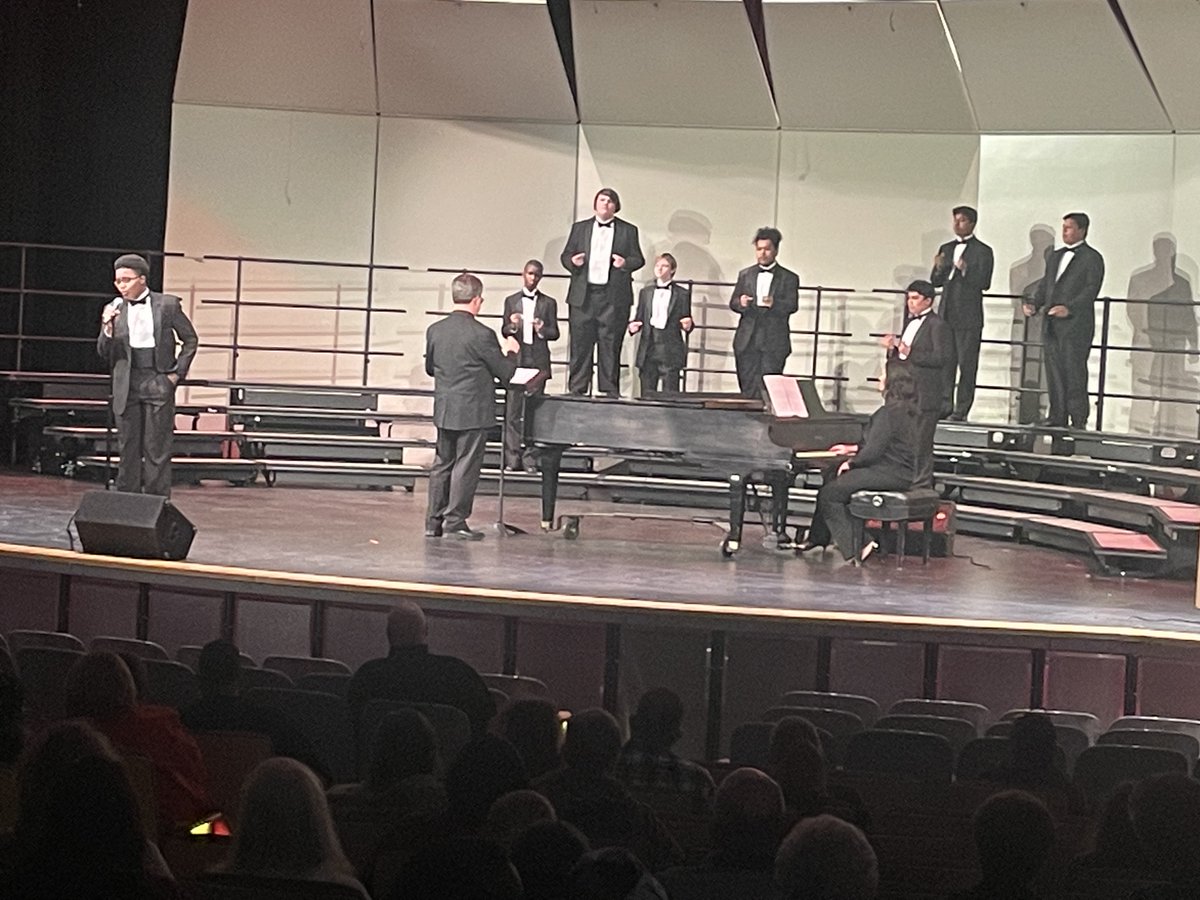 VikeMusicBoostr's tweet photo. Outstanding work by our PHS Choirs this evening!! #VikeMusicBoosters65 #VikingDiff @LittleVikes @PCMSVikingPride @PCSDViking Princeton City Schools Elementary Princeton Vikings Princeton City School District https://t.co/3h1MdCrWHX