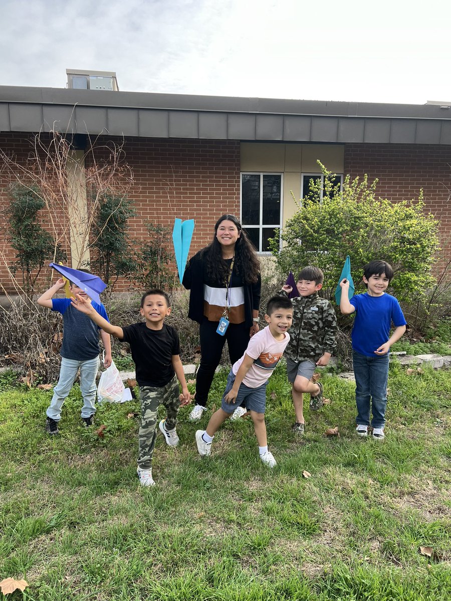misspenap's tweet photo. We are having so much fun at Flight Club ✈️ can you tell? 🤍 
Our cubs loved testing our great airplanes!!!! 
@MrsSHernandezzz @Dpin1967 @galindo_lann @SollarsAmalia #NISDCable #NISDStars @NISDElemScience 🛩️ #CableRooted 🐻 #Wildlysuccessful #Cableignited https://t.co/hfl7Helrvc