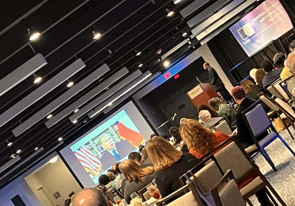 Janine Fox tweet media