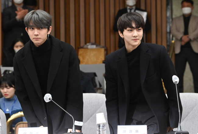 heewonist's tweet image. that’s very #twinz of them