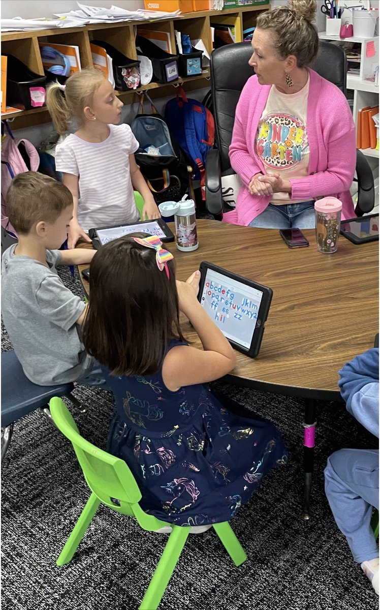 wheelerc21's tweet photo. Mrs. Rademacher using technology to build and manipulate words! Such a ROCK star!!!@WISDParmley @willisschools https://t.co/wuvv6eMIfW
