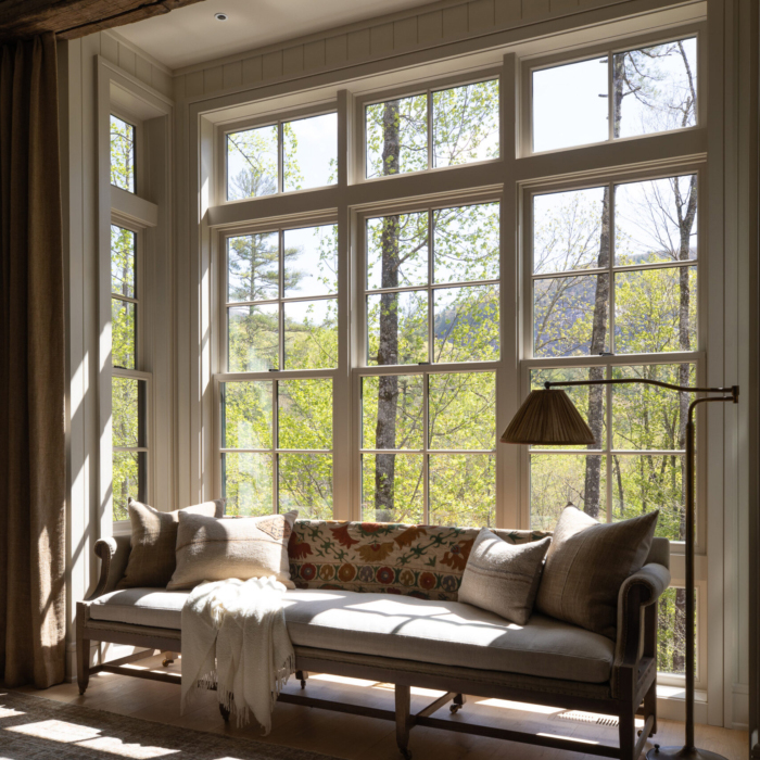 _StudioDesigner's tweet image. Studio Designer client Amber Lewis of Amber Interiors has set an aspirational standard for livable luxury in this beautiful Southern home. linktr.ee/_studiodesigner