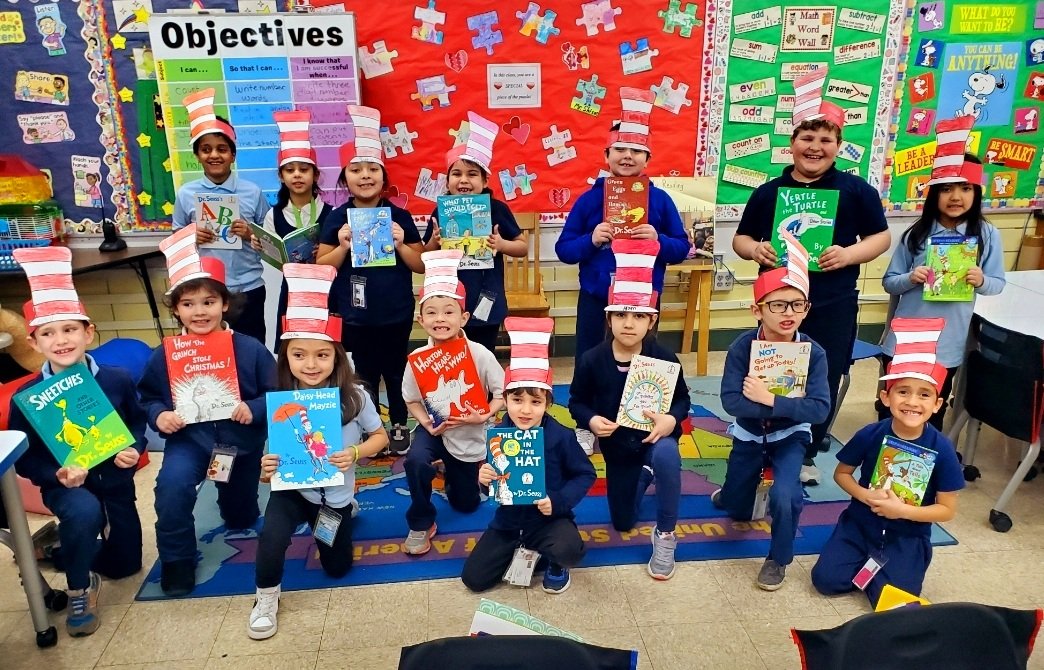MikeShizas's tweet photo. We celebrated Dr. Seuss's Birthday today with a lot of his books! We did read alouds, buddy reading, crafts, and a Cat in the Hat journal!📖🎈🎂 #DrSeussDay #Burbank111 #MarvelousMaddock https://t.co/lk0G3wscTF