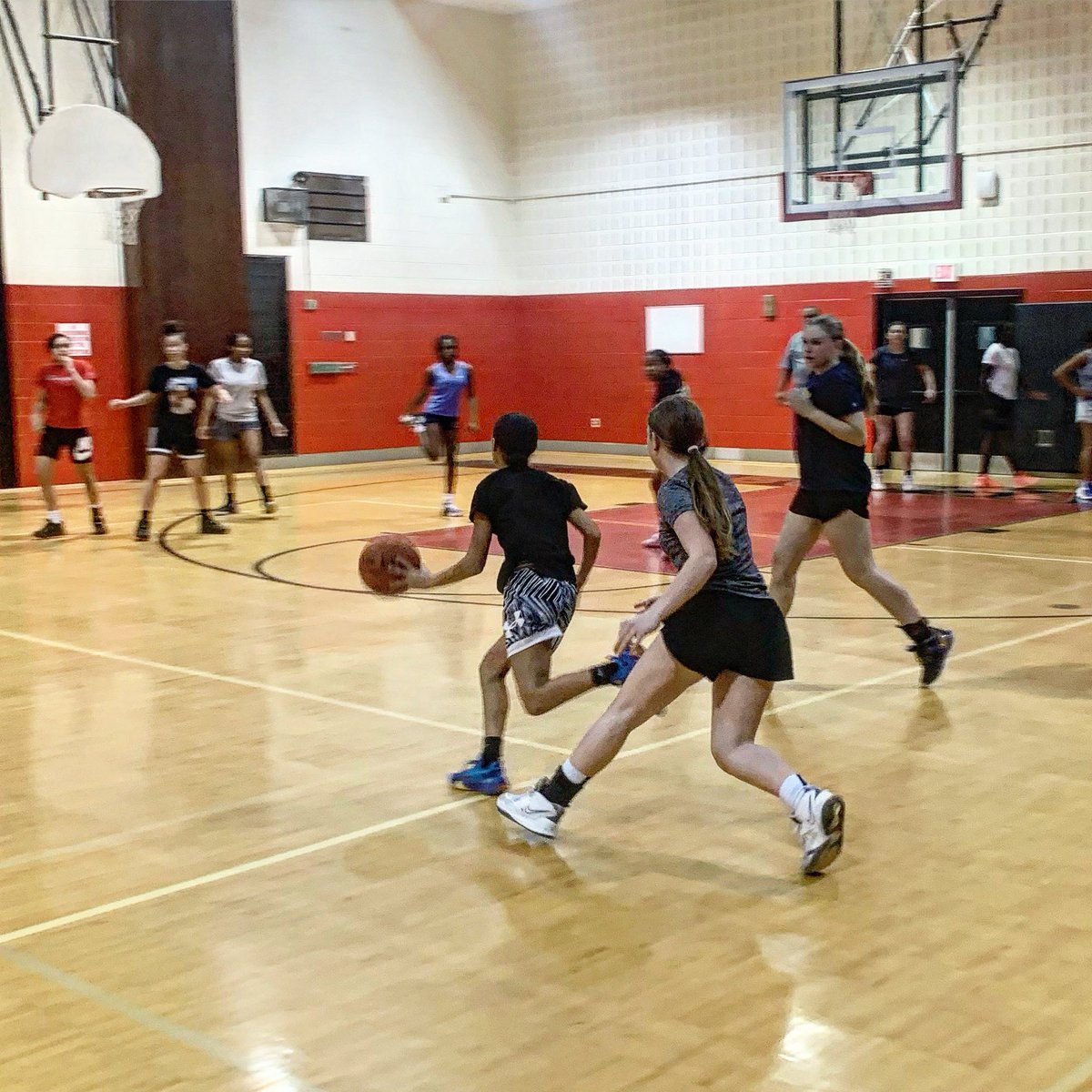 officiallyali's tweet photo. Nothing like a full gym of girls working hard out there on the court. Looking forward to a very productive @GLP_Basketball Youth Program season. Starts this weekend!
#glp #glpyouthprogram #wbb #building https://t.co/lWdbib8YkU