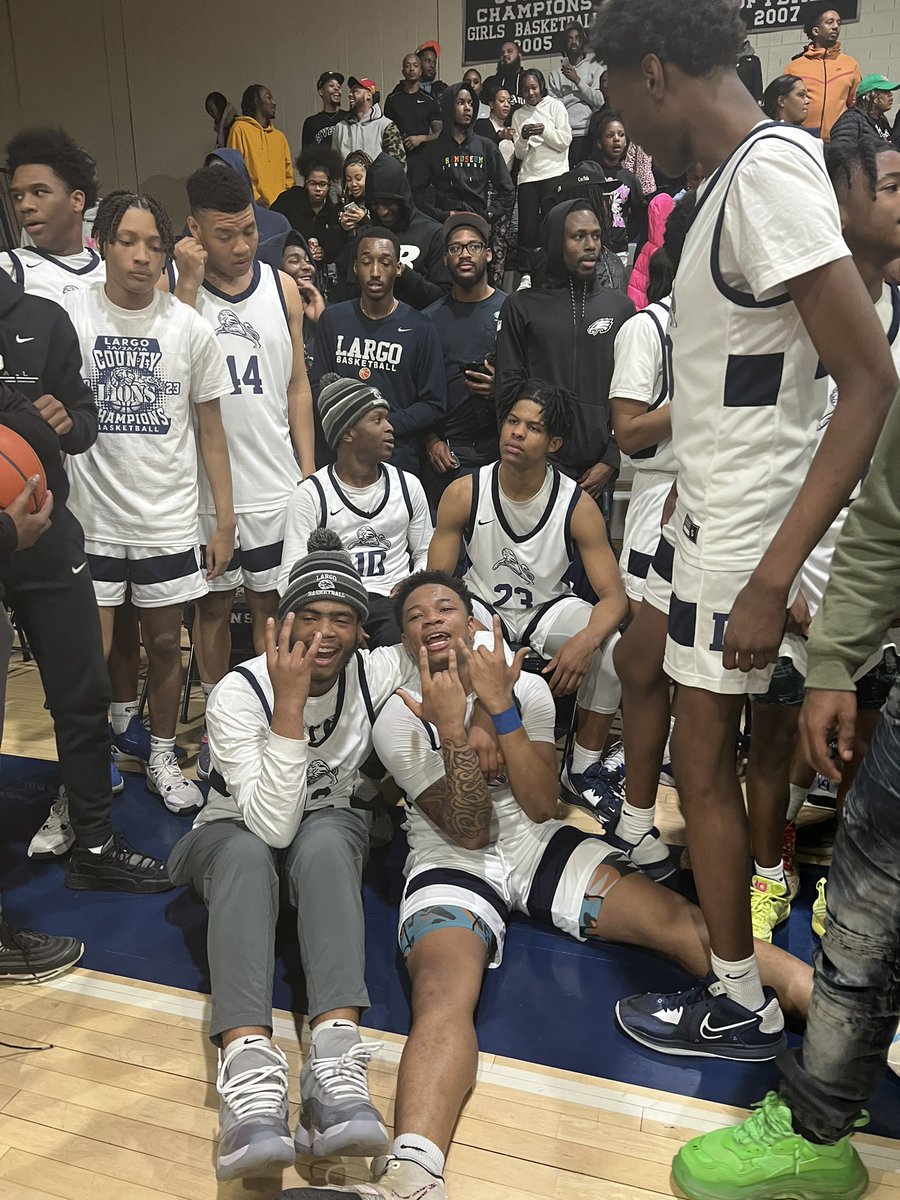 favteachJamall's tweet photo. Another Win! Next up State Quarter Finals! 💙🦁 https://t.co/Zea00HPggV