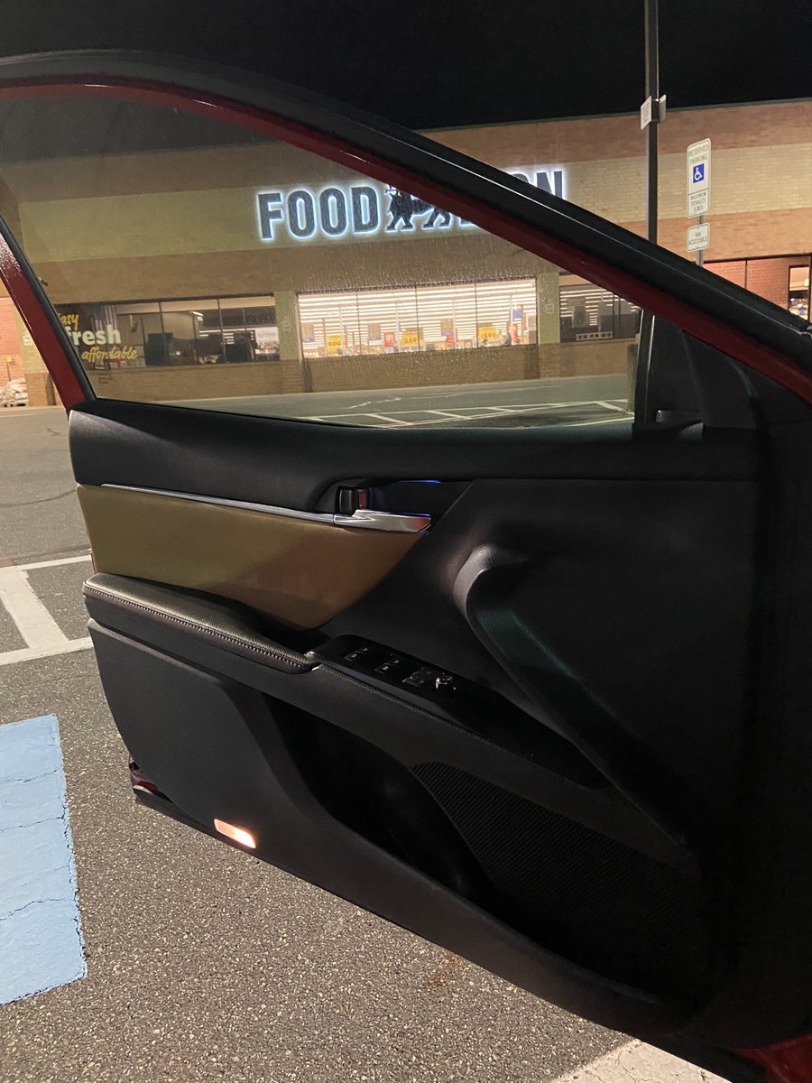 SeesawGame248's tweet image. Went out and bought this nice ass car and my T-Rex arms can’t shut the door when I’m sitting in the seat. 😭😭
#ShortGirlProblems #HALP