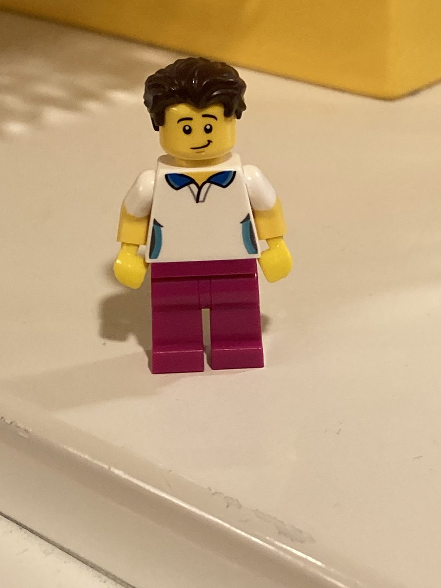 larry4ever28_'s tweet photo. Harry Styles lego version 😭 https://t.co/U1Fd83Aiyr