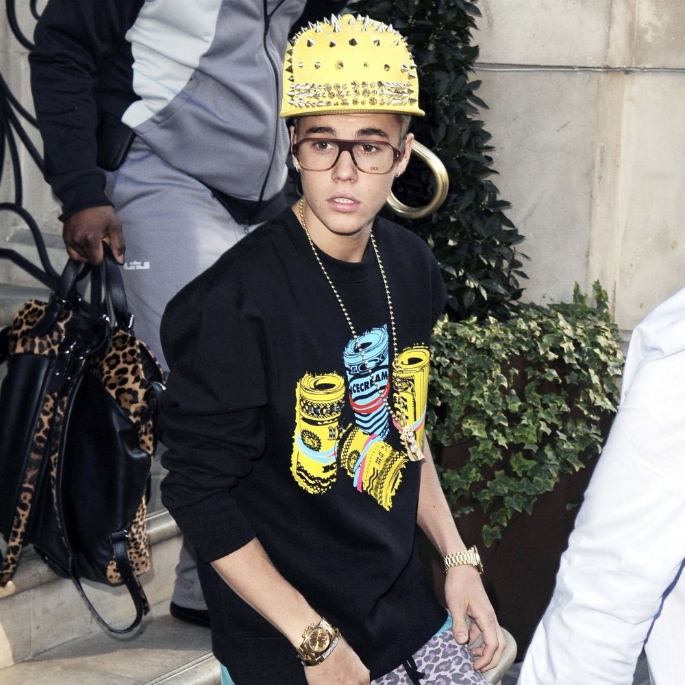 pcd2009's tweet image. this week ten years ago, justin bieber wore this: