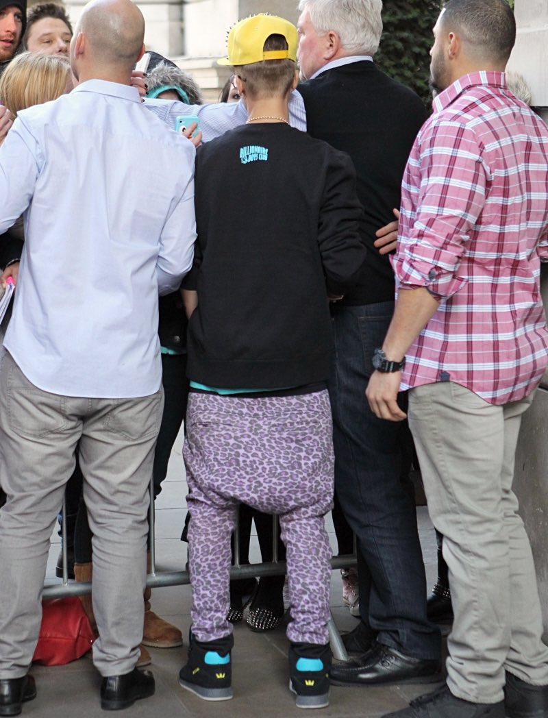 pcd2009's tweet image. this week ten years ago, justin bieber wore this: