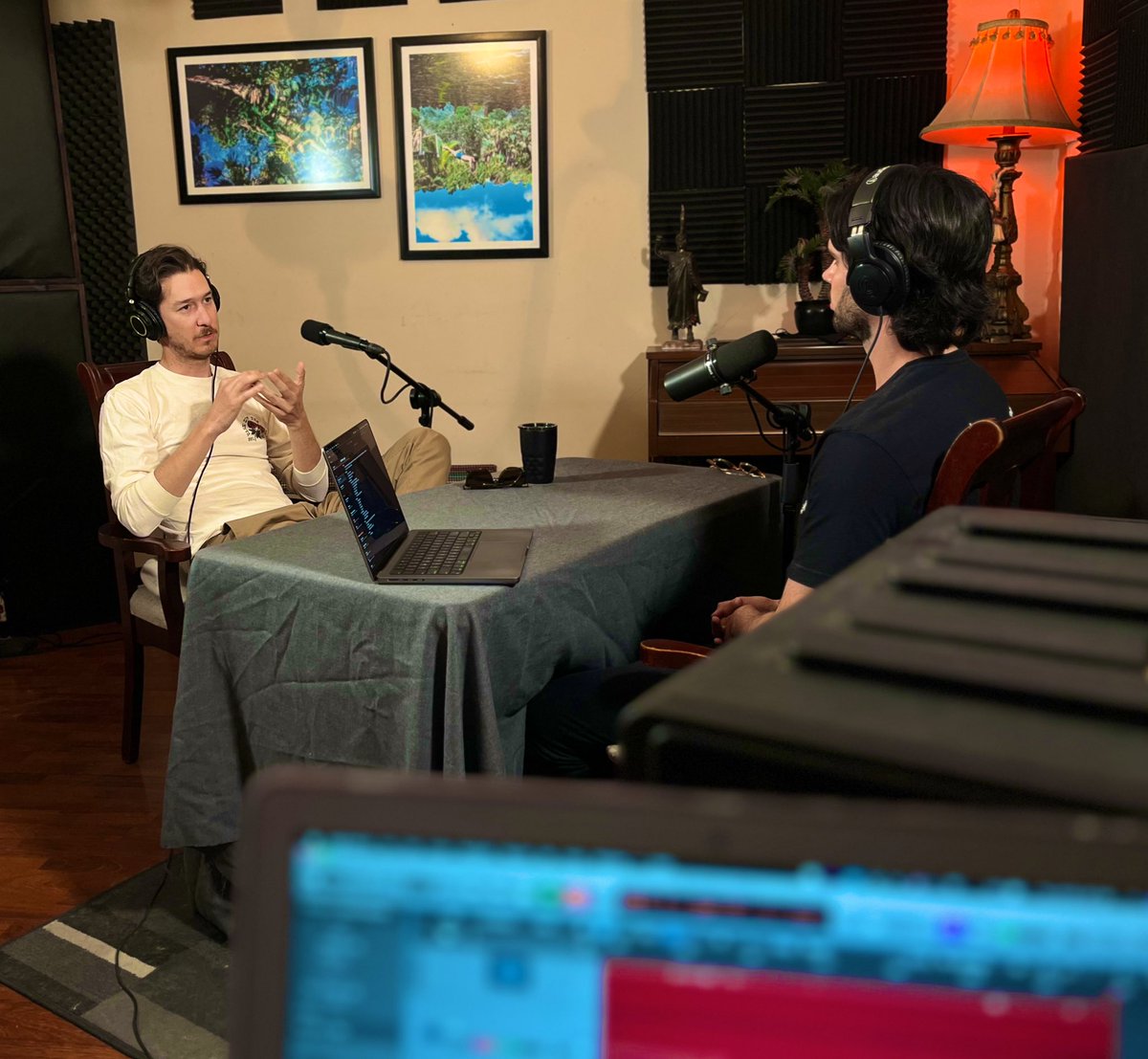 844Studio's tweet image. Grabación de episodio de @ContraLocal entrevistando a Luis, empresario propietario de La Nena Taco Bar.