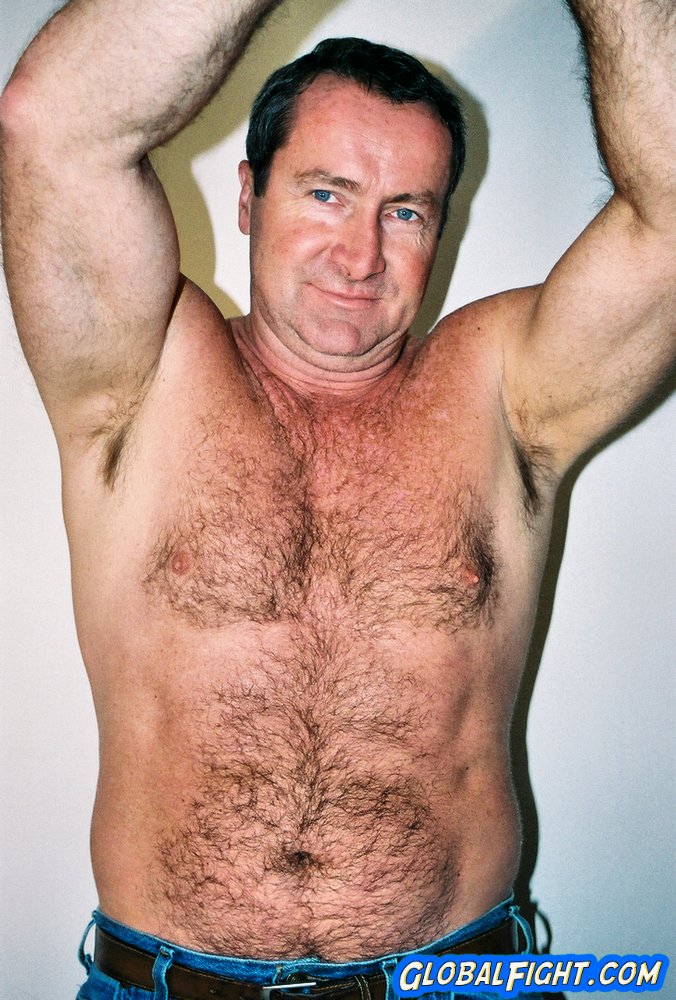 1 pic. Muscledad Jackoff VIEW THE VIDEO on my page https://t.co/oAwhABJ0gw   --   #hairyarmpit #hairydaddy