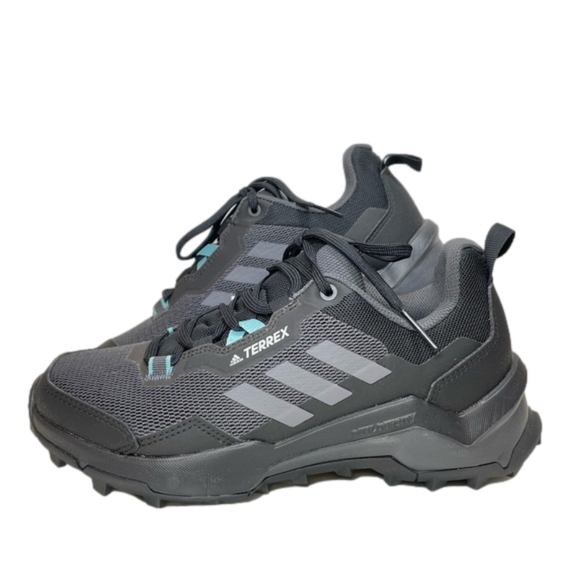 roxyux's tweet image. So good I had to share! Check out all the items I'm loving on @Poshmarkapp #poshmark #fashion #style #shopmycloset #adidas #izbyer: posh.mk/s4ifiEF6Qxb