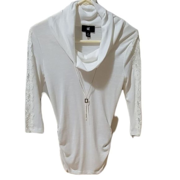 roxyux's tweet image. So good I had to share! Check out all the items I'm loving on @Poshmarkapp #poshmark #fashion #style #shopmycloset #adidas #izbyer: posh.mk/s4ifiEF6Qxb