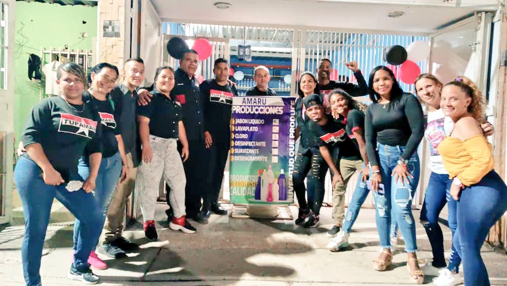 CaguaRebeldeMRT's tweet photo. #EsNoticia Se inauguró unidad de producción dirigida por la juventud rebelde @TupamaroMRT mcpio Sucre, dónde se contó con la presencia del responsable Nac. Producción @alexistupamaro, vocero regional @Bermejo_Londy y militancia de @CaguaRebeldeMRT #Aragua
#ProducirEsIndependencia https://t.co/NFKUt53KcI