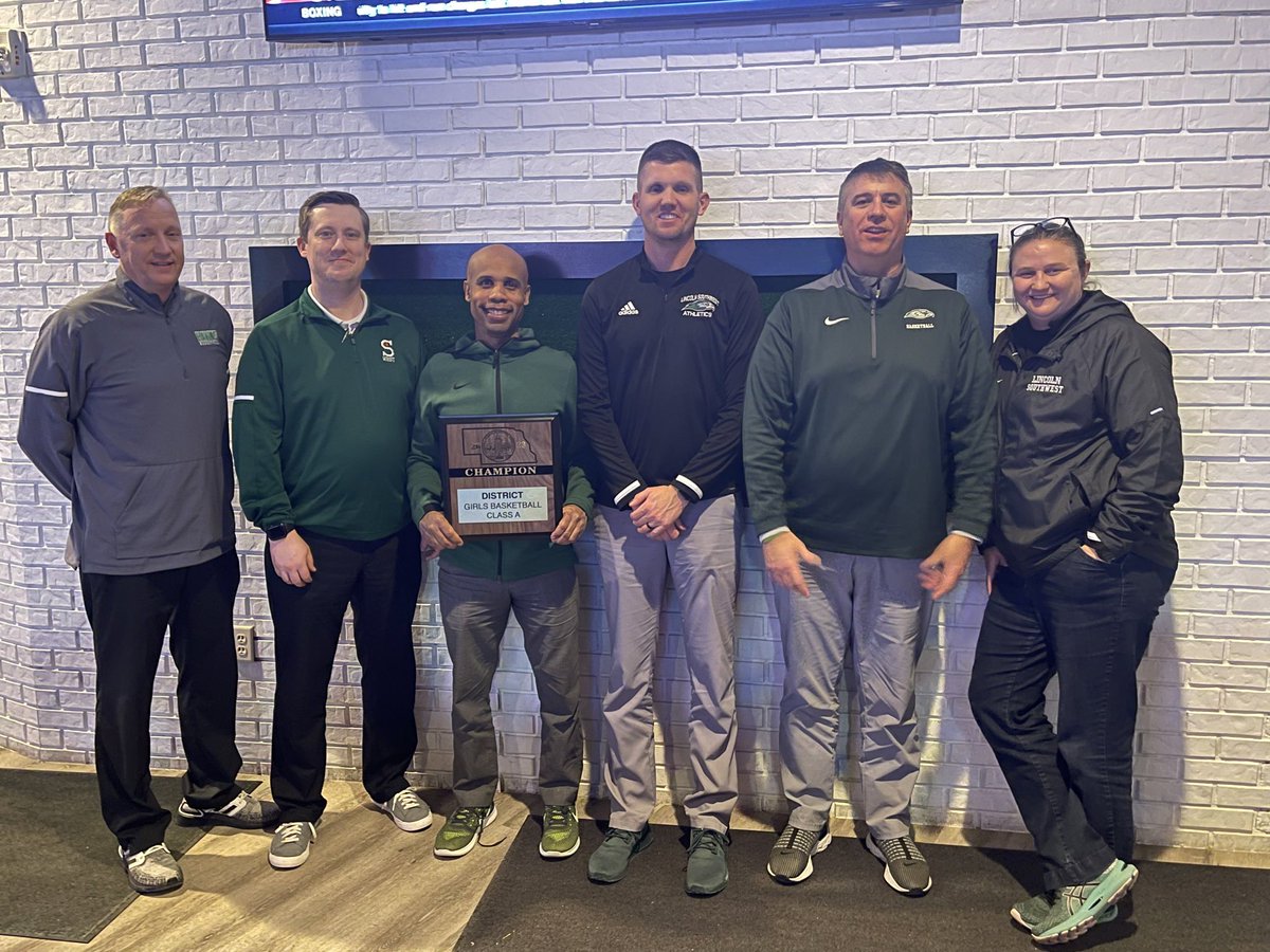 Appreciation post going out to our assistant coaches. Thank you for your continued support throughout the year, as well as your love for our players.  <a href="/NicoleKubik/">Nicole Kubik</a> <a href="/TomDruse/">Tom Druse</a> <a href="/izzyisraelson/">Alex Israelson</a>   <a href="/mr_monk/">Adam Monk</a> <a href="/AshWimes/">Ash Wimes</a> 
#FAMILY
I appreciate you!!