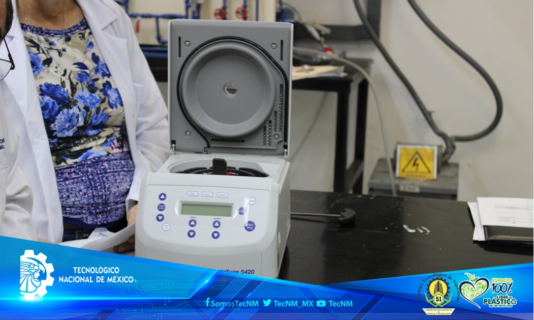 ittapachula's tweet photo. #ElTecNMTapachulaInforma 
#INIFECH

En el laboratorio de Ingeniería Química del ITTapachula, se realizó la entrega del equipo “Eppendorf Centrifuge 5420”, y se capacito a los docentes para su uso, mediante el Programa Federal del Fondo de Aportaciones Múltiples (FAM 2022). https://t.co/ZCAeKo1ya3