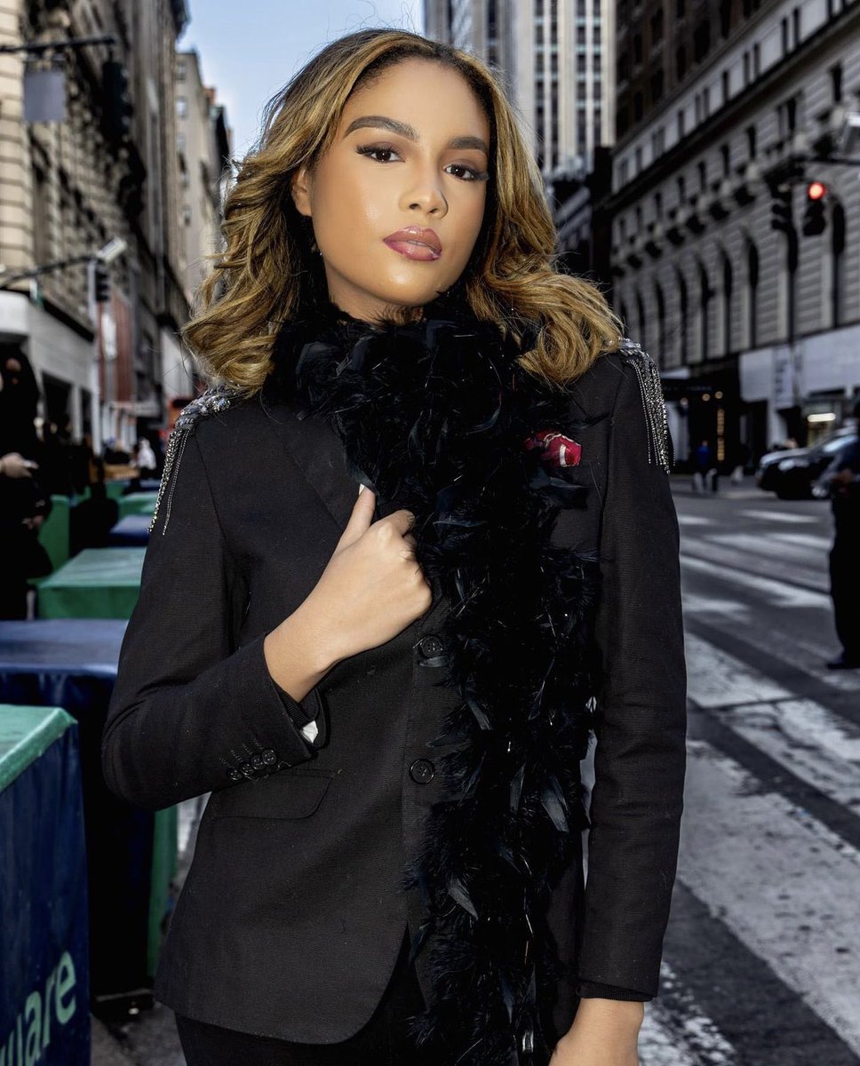 amandathompsson's tweet photo. Designer: @eliballeh 

Photographer: @randramoreproductions 

MUA💄: @Jennylafleur_aesthetics 

#nyfw2022 #elieballeh #runwaymodel #fierce #nyc #photooftheday #fashion #photography https://t.co/RymmtEtzJC