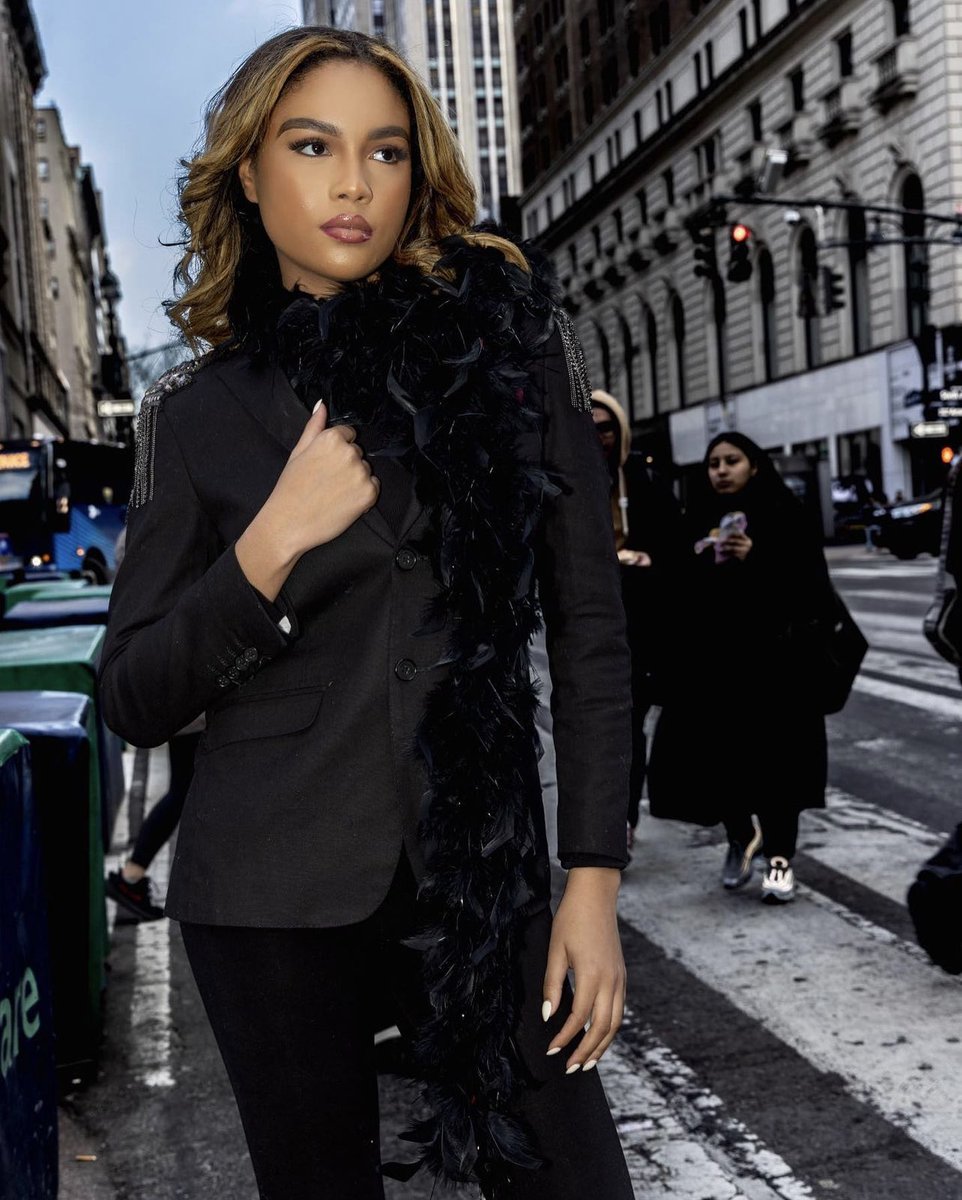 amandathompsson's tweet photo. Designer: @eliballeh 

Photographer: @randramoreproductions 

MUA💄: @Jennylafleur_aesthetics 

#nyfw2022 #elieballeh #runwaymodel #fierce #nyc #photooftheday #fashion #photography https://t.co/RymmtEtzJC