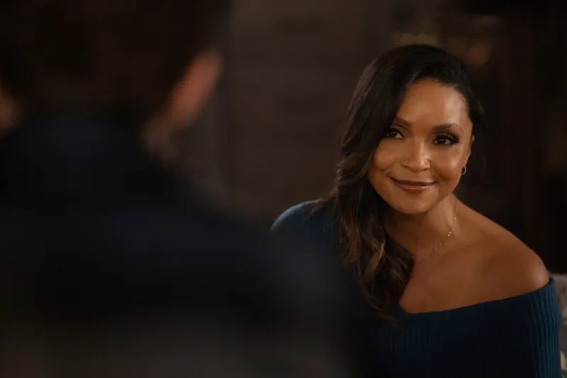 jayr_yyz's tweet image. LOOOOOOOOK AT THE WAY SHE’S LOOKING AT BARRY 🤣😭🤣😭🤣 HAAAAAAALPPPPPPPPP #WestAllen #TheFlash #DatFlash