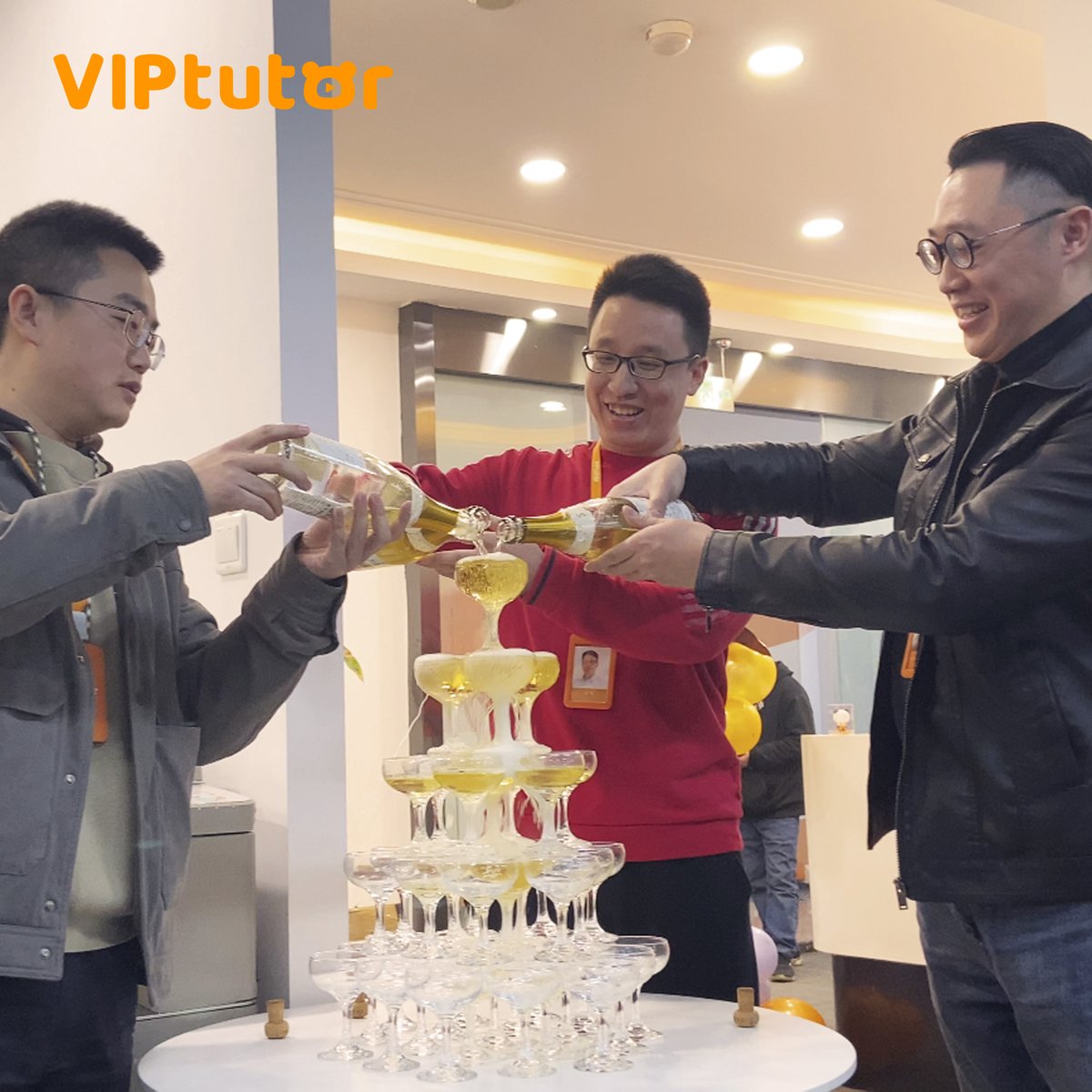 PPtutor_chinese's tweet photo. 恭喜，VIPtutor进入新征程，乔迁大吉！！

今天想跟大家分享我们VIPtutor的一件大喜事儿！
我-们-搬-新-家-啦！
恭喜VIPtutor成都office迁移至新的办公地点，公司乔迁，是我们成长的标志，更是我们不断向前的动力。
在新的办公室里，我们将以更高的热情和更专业的态度，为客户提供更好的服务。 https://t.co/Ij3YZeICWr