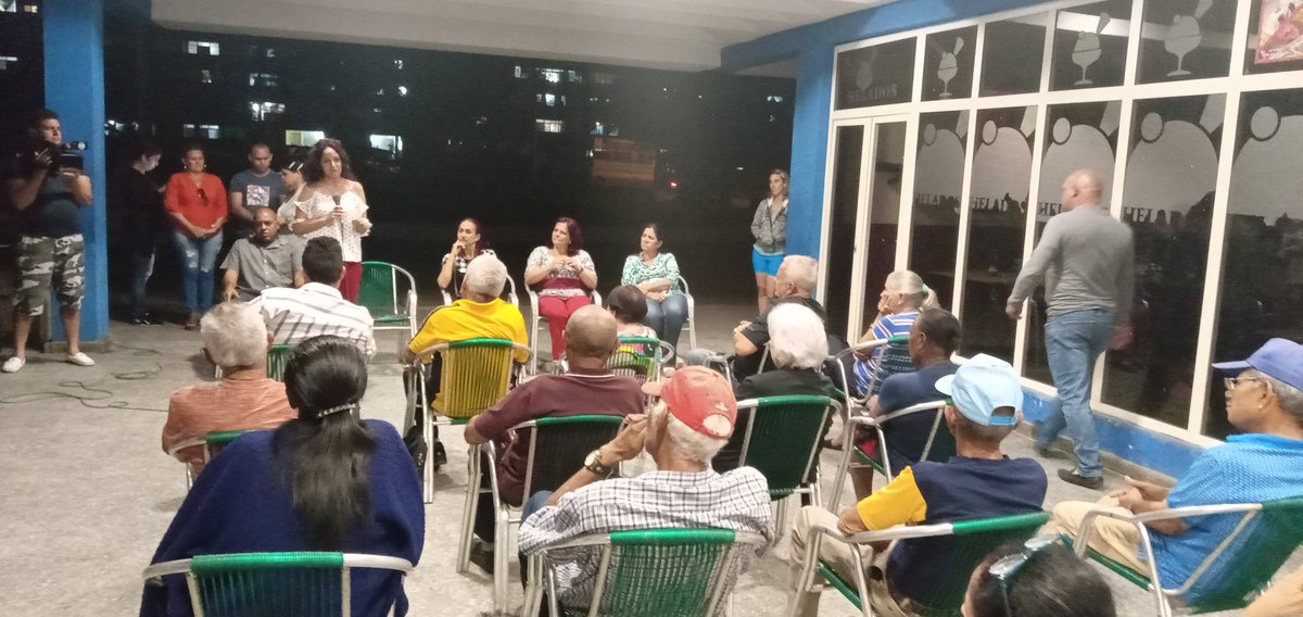 Se realiza intercambio con los candidatos a Diputados a la Asamblea Nacional del Poder Popular con la población del Consejo Popular Hermanos Cruz como genuina democracia #YoVotoUnido #CubaViveyVence #PinardelRío