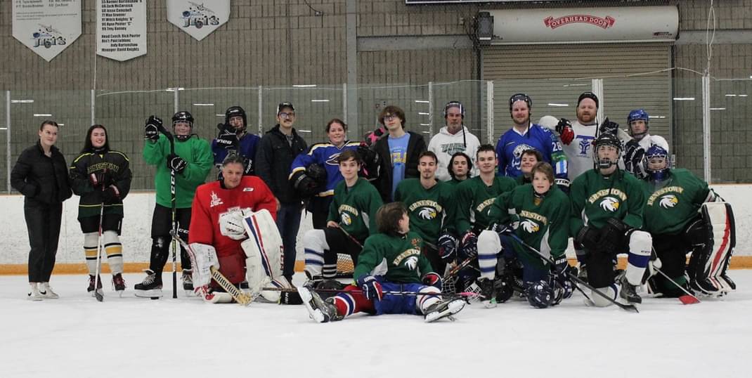 ESSRecLead's tweet photo. π¦
πLooks like a great time was had by all at the Staff v. Students hockey game!!ππ¦
#staffforthewin
@Ernestown_LDSB https://t.co/cg1oqxPpJS