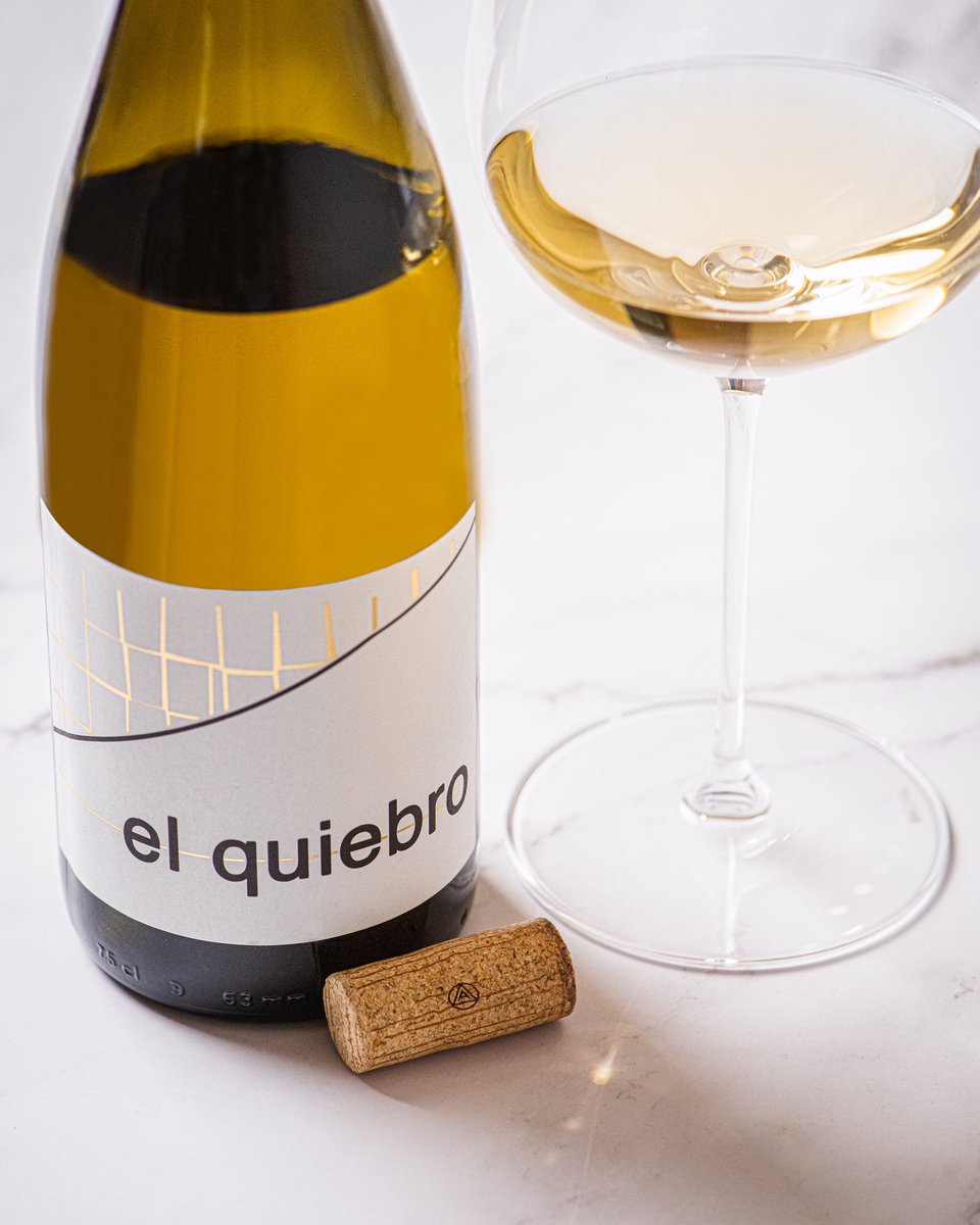 Bodega Marañones El Quiebro se elaboró únicamente en la añada 2018 a partir de cepas jóvenes de albillo real. Un blanco complejo con intensas notas de fruta que se funden con toques cítricos y especiados. En boca es elegante y cremoso con un final fresco. #vinodelasemana