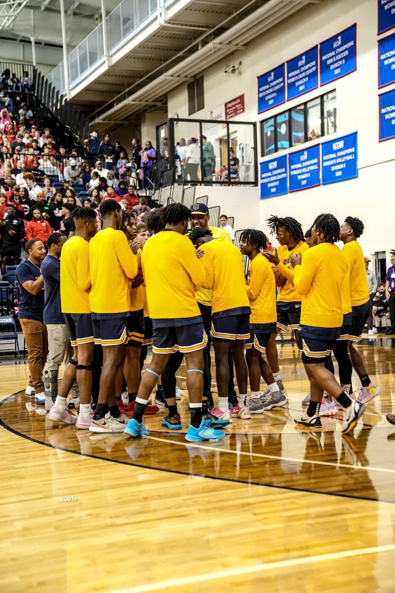 couldn’t have asked for a better group this year 🤞🏾🤞🏾 , horrible first half affected the game but we learn from mistakes , blessed to be able to play with y’all boys this year , love y’all #oneheartbeat4l❤️‍🔥